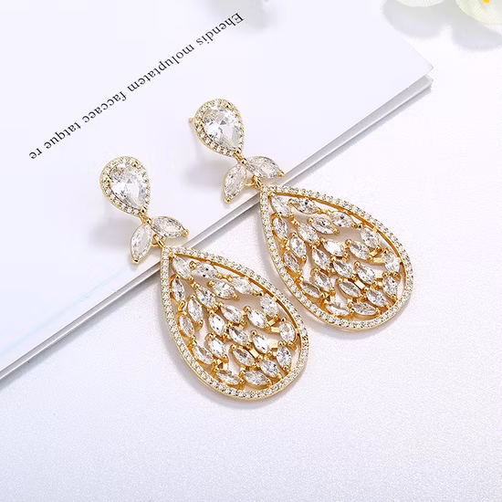 ドバイ 18K ゴールド ロジウムメッキ ファッション シルバー合金 CZ スタッドピアス パールクリスタル付き 女性用